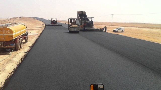 الهيئة تؤكد استمرار صيانة الطرق على مدار اليوم بالخرطوم