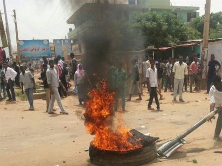 قوات الأمن السودانية تستخدم العنف لتفريق احتجاج طلابي