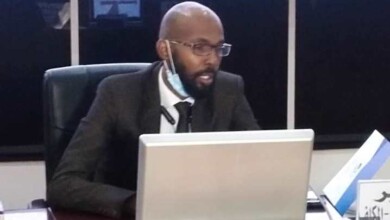 وزيرر الصحة الاتحادى اسامة