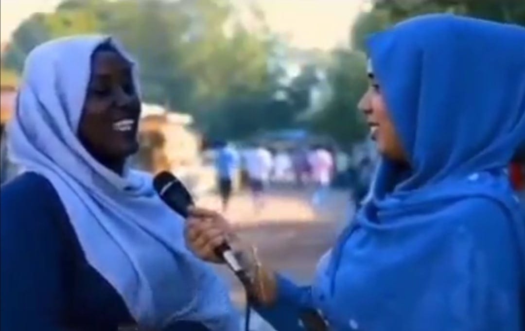 شاهد بالفيديو والصورة خلال استضافة على أحدى القنوات فتاة سودانية تكشف عن الموقف الذي جعلها