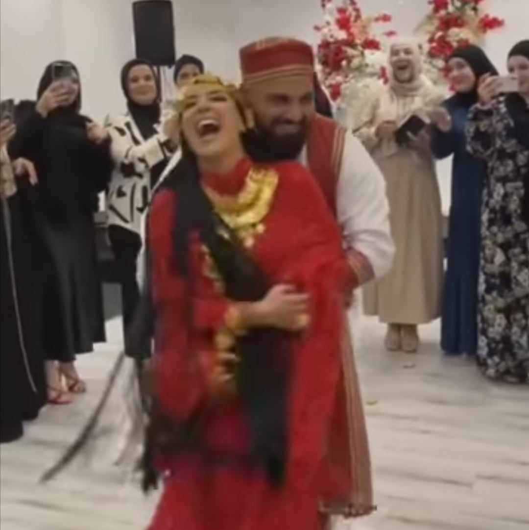 شاهد بالفيديو عروس سودانية تقدم فاصل من رقيص العروس المثير مع عريسها من إحدى الجنسيات العربية